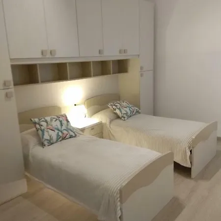 דירה Frale House